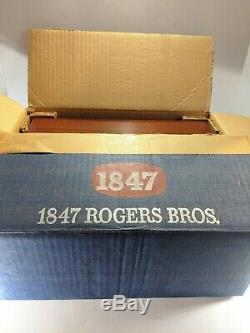 1847 Rogers Bros Daffodil Complete Setting For Eight Wooden Case Original Box