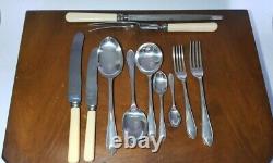 1930's VINERS SANDRINGHAM SILVER PLATED CUTLERY CANTEEN 53 piece OAK CASED