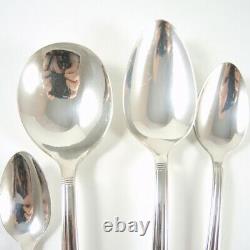62pc Vintage Oneida Community Hampton Court Extended Silver Plate Cutlery Set