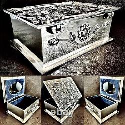 Antique (1930s) Heavy Velvet Lined Silver Plated Trinket Box (5.5/14cm, 750g)