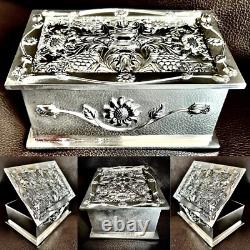 Antique (1930s) Heavy Velvet Lined Silver Plated Trinket Box (5.5/14cm, 750g)