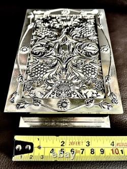 Antique (1930s) Heavy Velvet Lined Silver Plated Trinket Box (5.5/14cm, 750g)