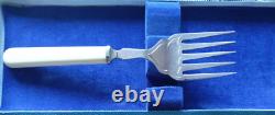 Antique Hallmarked Silver Plated (EPNS) fish server set with original box