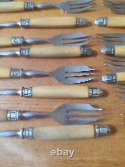 Beautiful Suite Eighteen Forks Cake Fourchon Stainless Ferrule silver plated