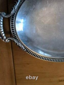 Bouillet Bourdelle silver plated flat model with fluted acanthus feet shells