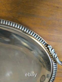 Bouillet Bourdelle silver plated flat model with fluted acanthus feet shells