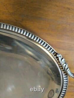 Bouillet Bourdelle silver plated flat model with fluted acanthus feet shells