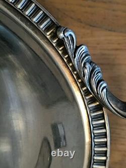 Bouillet Bourdelle silver plated flat model with fluted acanthus feet shells