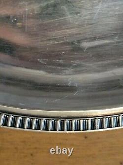 Bouillet Bourdelle silver plated flat model with fluted acanthus feet shells