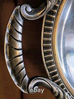 Bouillet Bourdelle silver plated flat model with fluted acanthus feet shells