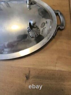 Bouillet Bourdelle silver plated flat model with fluted acanthus feet shells