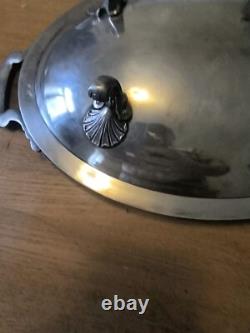 Bouillet Bourdelle silver plated flat model with fluted acanthus feet shells