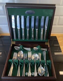 ELKINGTON & Co SILVER PLATED CUTLERY IN ORIGINAL BOX Set Of 8s