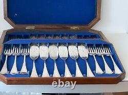 Exseptional Victorian Silver Plated Fish Service 12 Boxed England C 1880's