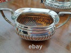 GC&W Silver Plated 4 piece classic design Tea Set+ beautifullEngraved Tray