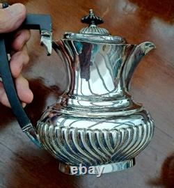 GC&W Silver Plated 4 piece classic design Tea Set+ beautifullEngraved Tray