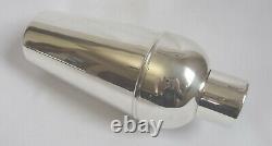 Great huge German ART DECO Cocktail Shaker silverplated with Bauhaus details