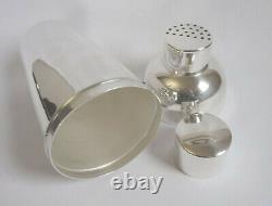 Great huge German ART DECO Cocktail Shaker silverplated with Bauhaus details
