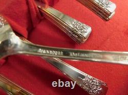 International Silver Co. Original Wm. A. Rogers DeLuxe Plate Service for 8 withCase
