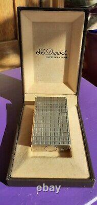 Large ST Dupoint silver plated Ligne 1 lighter i original box. Good condition