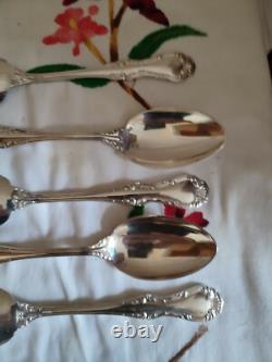 Mappin & Webb twelve soup spoons silver plated decorative vegetal volutes