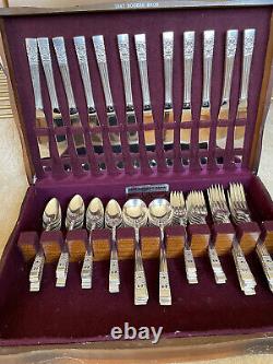 Oneida/Rogers silverplate cutlery set for 12, Hampton Court/Coronation pattern