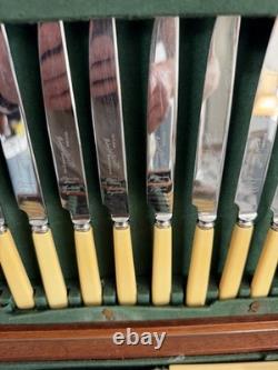 Robert's & Dore 72 Piece Vintage Cutlery Set In It's Original Fitted Box GC
