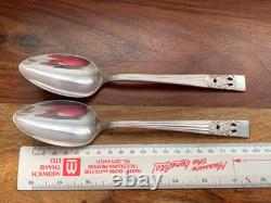 Stunning Vintage Oneida Community Silver Plate Cutlery Set in Stylish Wooden Box
