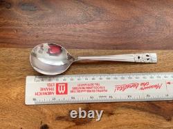 Stunning Vintage Oneida Community Silver Plate Cutlery Set in Stylish Wooden Box