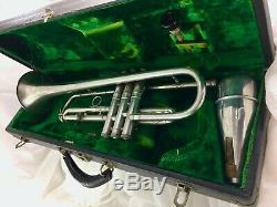 Trumpet Conn 22B with case, mute, mouthpiece, ORIGINAL Great valves/play NICE