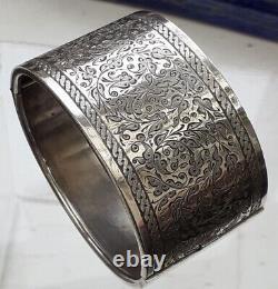 VICTORIAN SILVER HINGED BANGLE With Engraved Design 33mm Wide