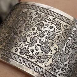 VICTORIAN SILVER HINGED BANGLE With Engraved Design 33mm Wide