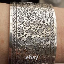 VICTORIAN SILVER HINGED BANGLE With Engraved Design 33mm Wide