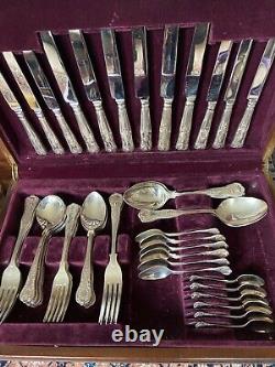 Viners 52 piece silver plated Kings pattern Cutlery Canteen