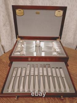 Vintage 44 Pc BEAD PATTERN Silver Plate CUTLERY CANTEEN by Viners of Sheffield
