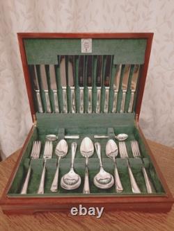 Vintage 44 Pc GRECIAN PATTERN Silver Plate CUTLERY CANTEEN Made in Sheffield