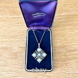 Vintage Wedgwood Jasperware Gilt Silver Daisy Necklace Pendant 18K Plated