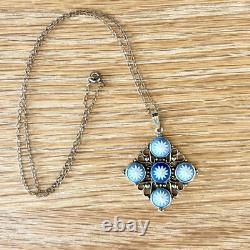 Vintage Wedgwood Jasperware Gilt Silver Daisy Necklace Pendant 18K Plated