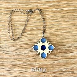 Vintage Wedgwood Jasperware Gilt Silver Daisy Necklace Pendant 18K Plated