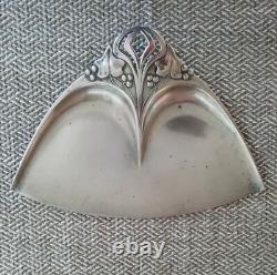 W. M. F. Art Nouveau Crumb Tray Ivy Pattern Silverplated Circ. 1900 -1918