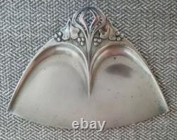 W. M. F. Art Nouveau Crumb Tray Ivy Pattern Silverplated Circ. 1900 -1918