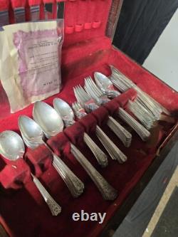 W. M Rogers Co Original Silver Plated Silverware 118 Pieces Withoriginal Box