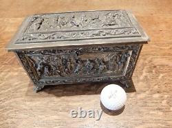 Walker&Hall Jewellery Box/Casket Superb Classical Artwork Scene Silver Plated